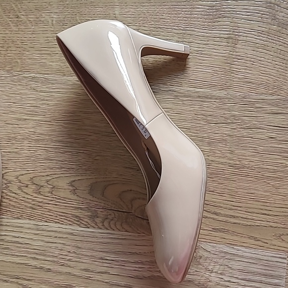 Dexflex pumps heels 9 wide 9W - Picture 2 of 4